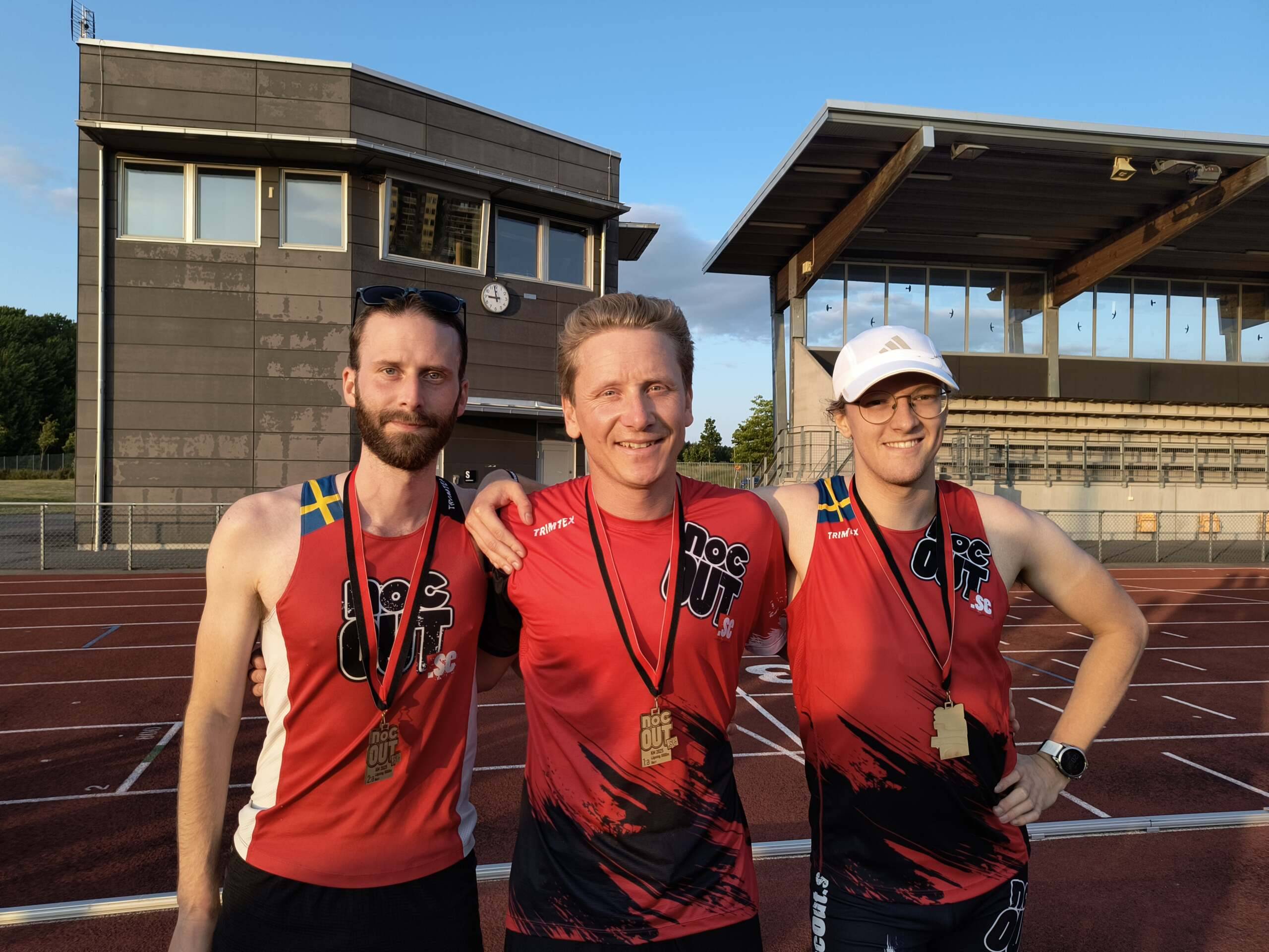 Herrpallen på KM 5000 m 2025. Björn Tännström, Henrik Tördal, Tim Håkansson Herrpallen på KM 5000 m 2025. Björn Tännström, Henrik Tördal, Tim Håkansson